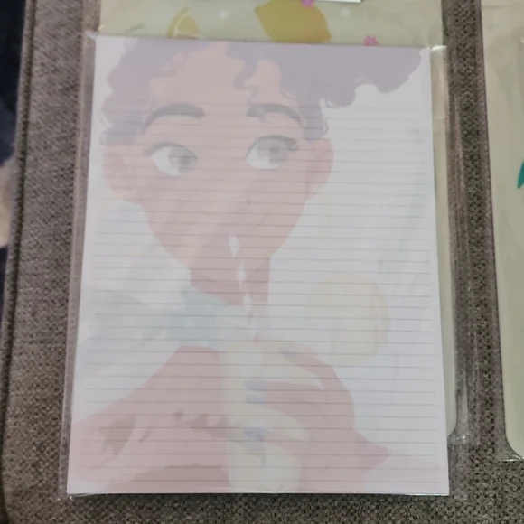 A Set Clipboard with pad of paper - Picture 3 of 3